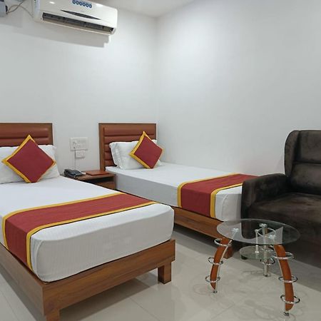 Hotel Executive Inn Hailakandi エクステリア 写真