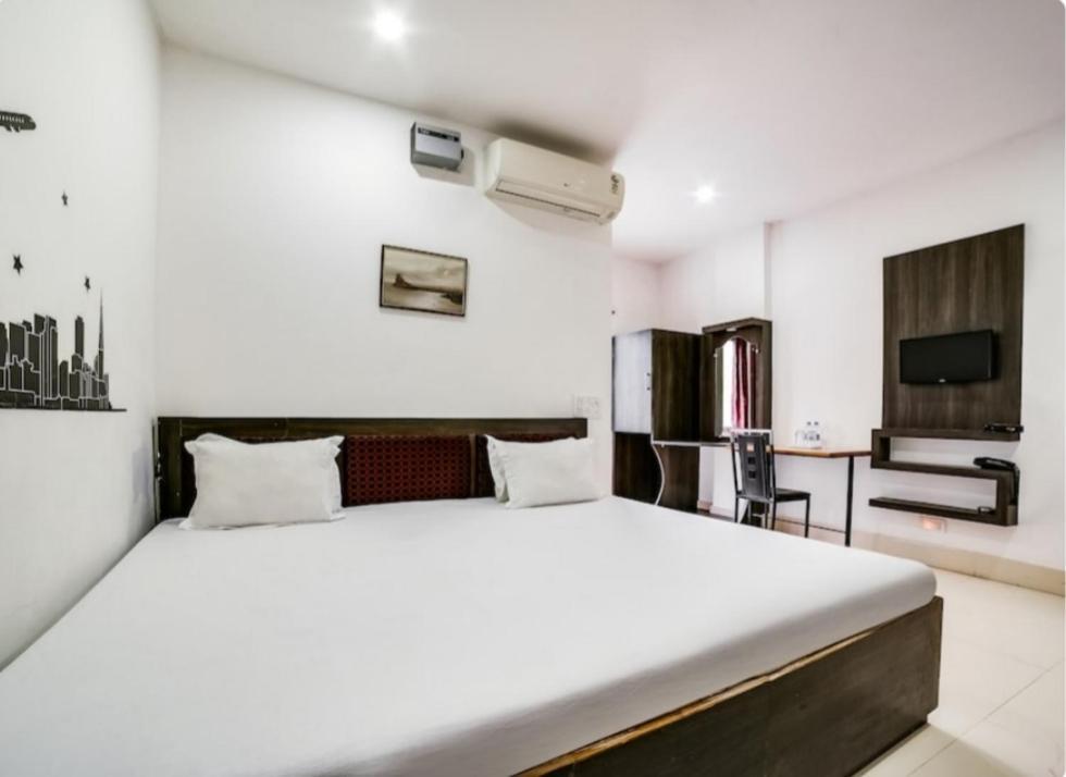 Hotel Executive Inn Hailakandi エクステリア 写真