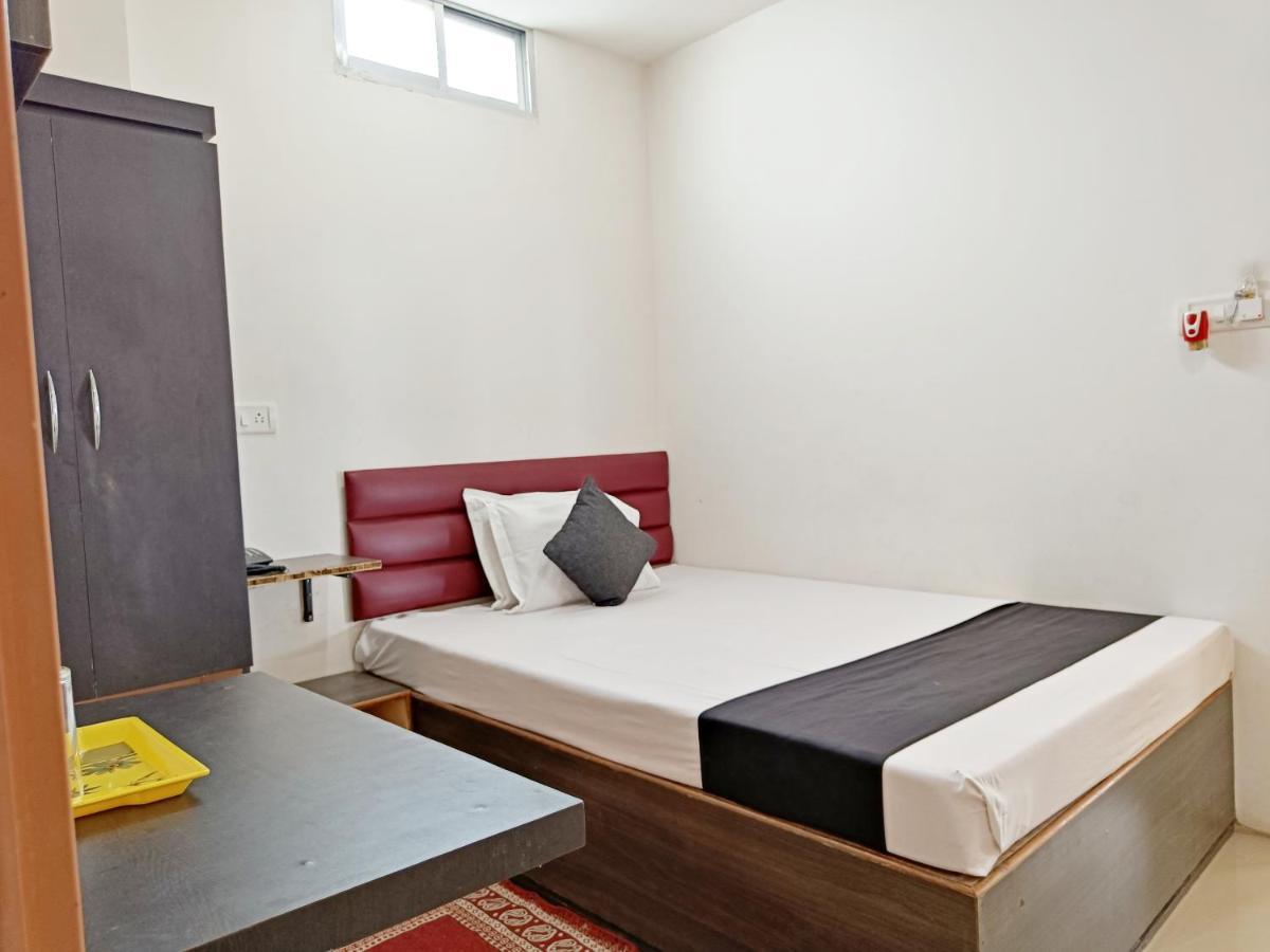 Hotel Executive Inn Hailakandi エクステリア 写真