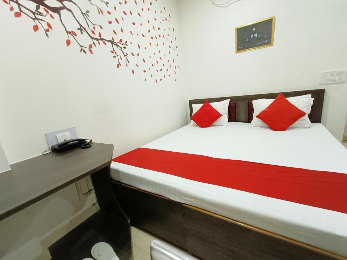 Hotel Executive Inn Hailakandi エクステリア 写真