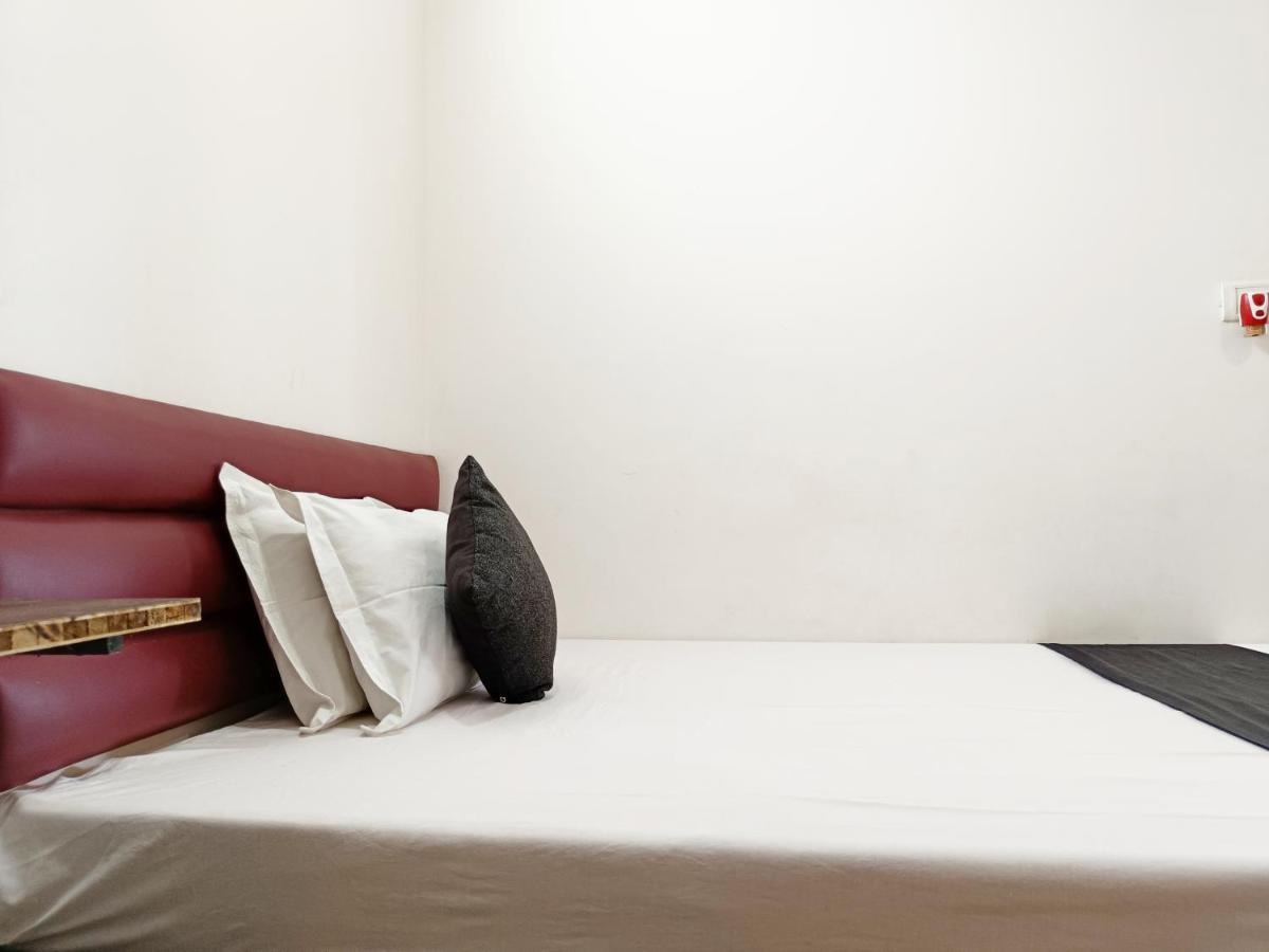 Hotel Executive Inn Hailakandi エクステリア 写真