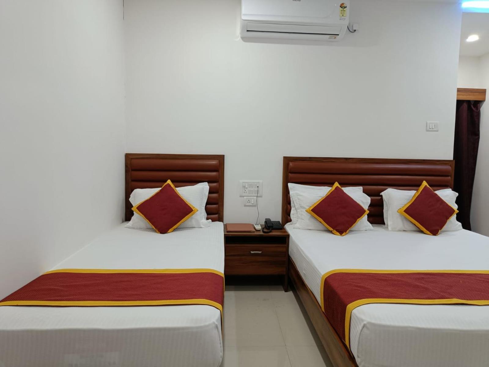 Hotel Executive Inn Hailakandi エクステリア 写真