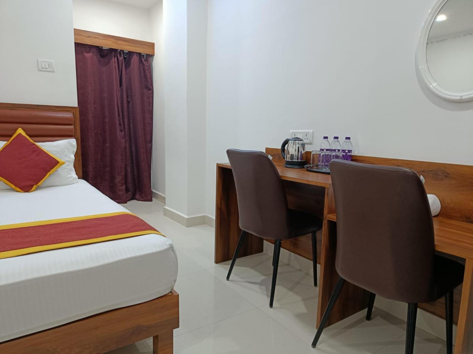 Hotel Executive Inn Hailakandi エクステリア 写真