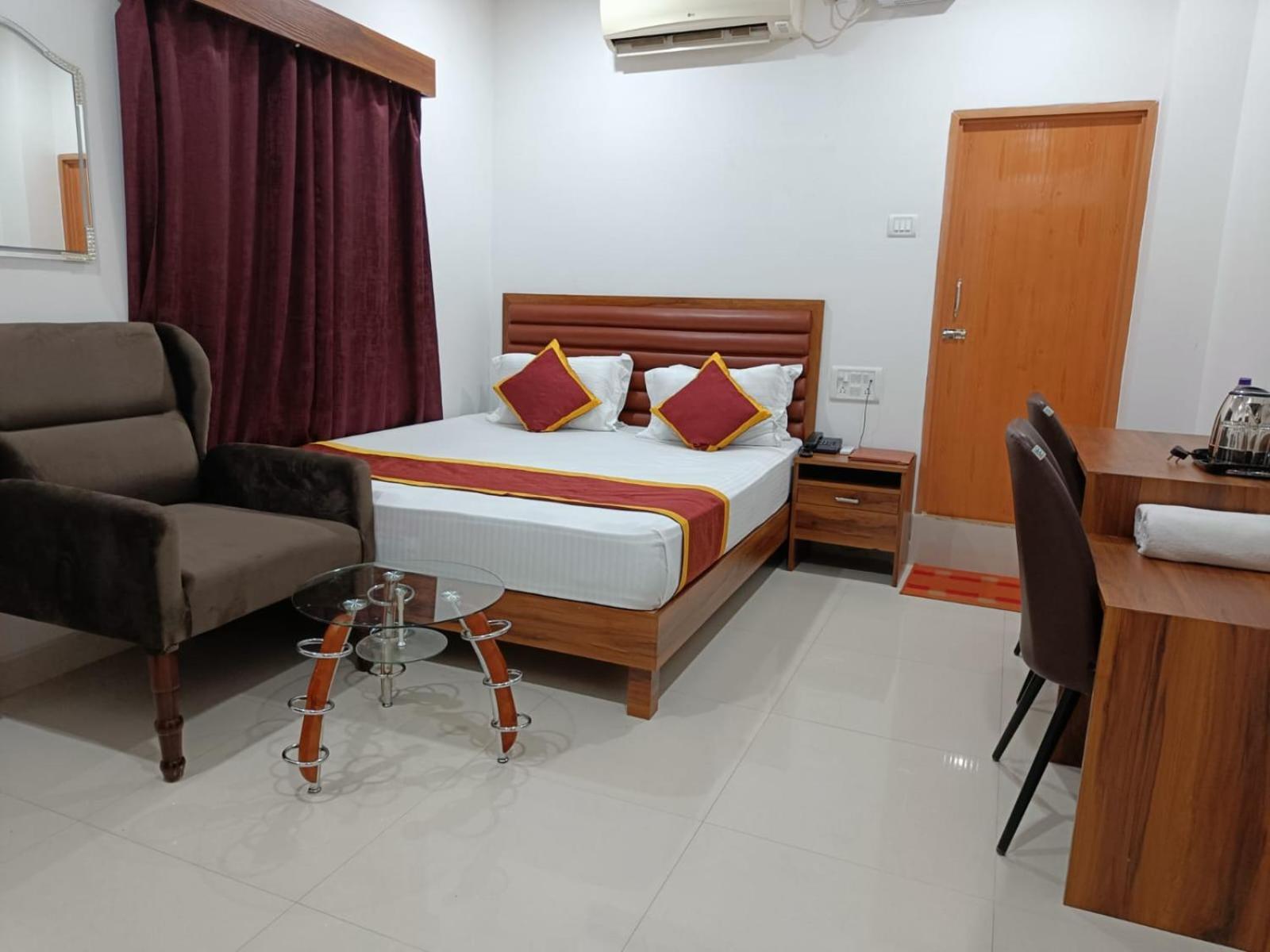 Hotel Executive Inn Hailakandi エクステリア 写真