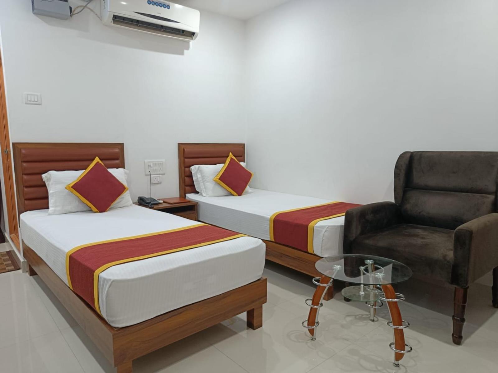 Hotel Executive Inn Hailakandi エクステリア 写真