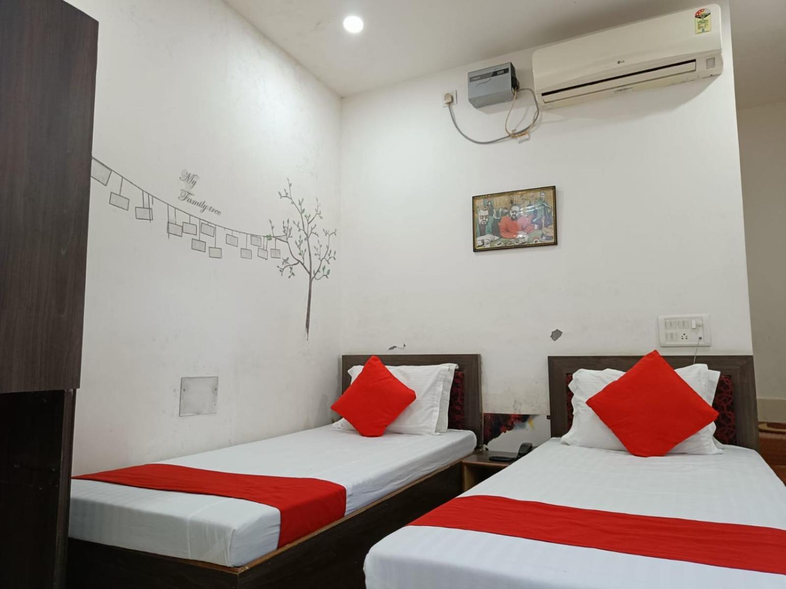 Hotel Executive Inn Hailakandi エクステリア 写真